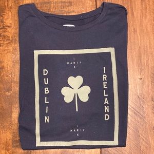 Old Navy men’s tee shirt